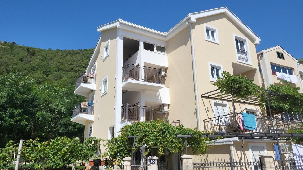 Apartmani Mia Sorajic Petrovac Eksteriør billede