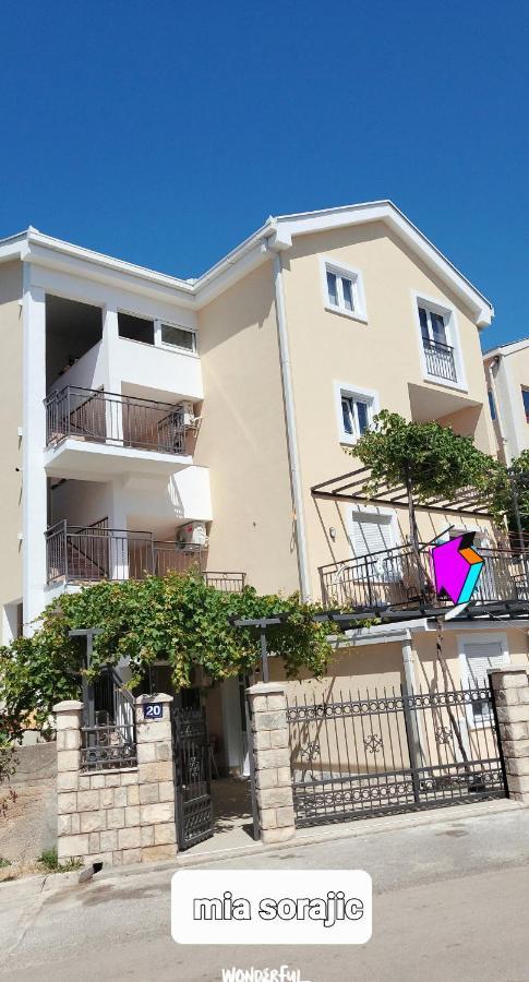 Apartmani Mia Sorajic Petrovac Eksteriør billede