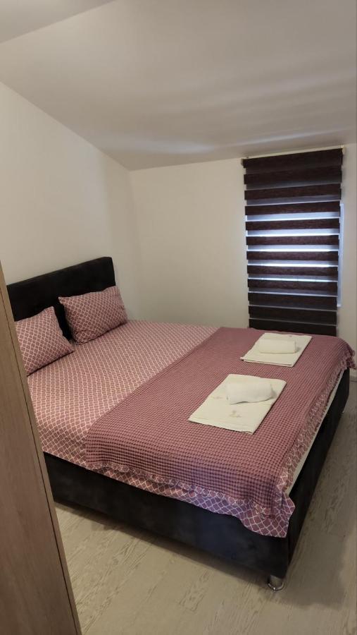 Apartmani Mia Sorajic Petrovac Eksteriør billede