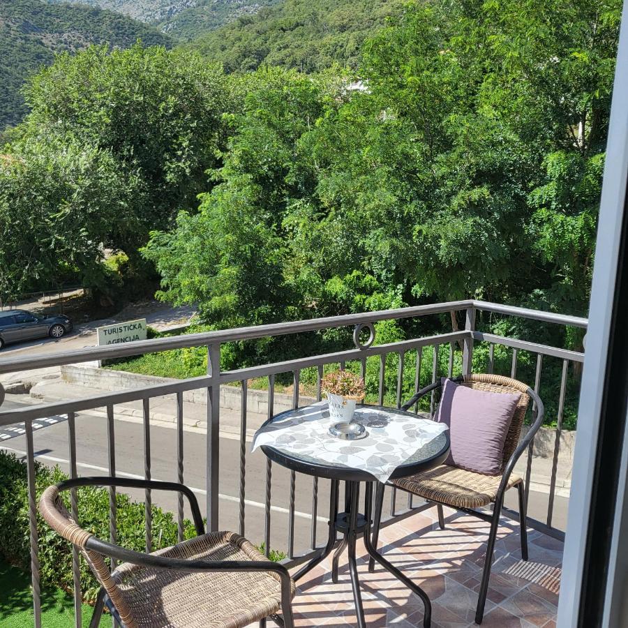 Apartmani Mia Sorajic Petrovac Eksteriør billede