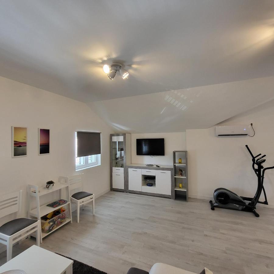 Apartmani Mia Sorajic Petrovac Eksteriør billede