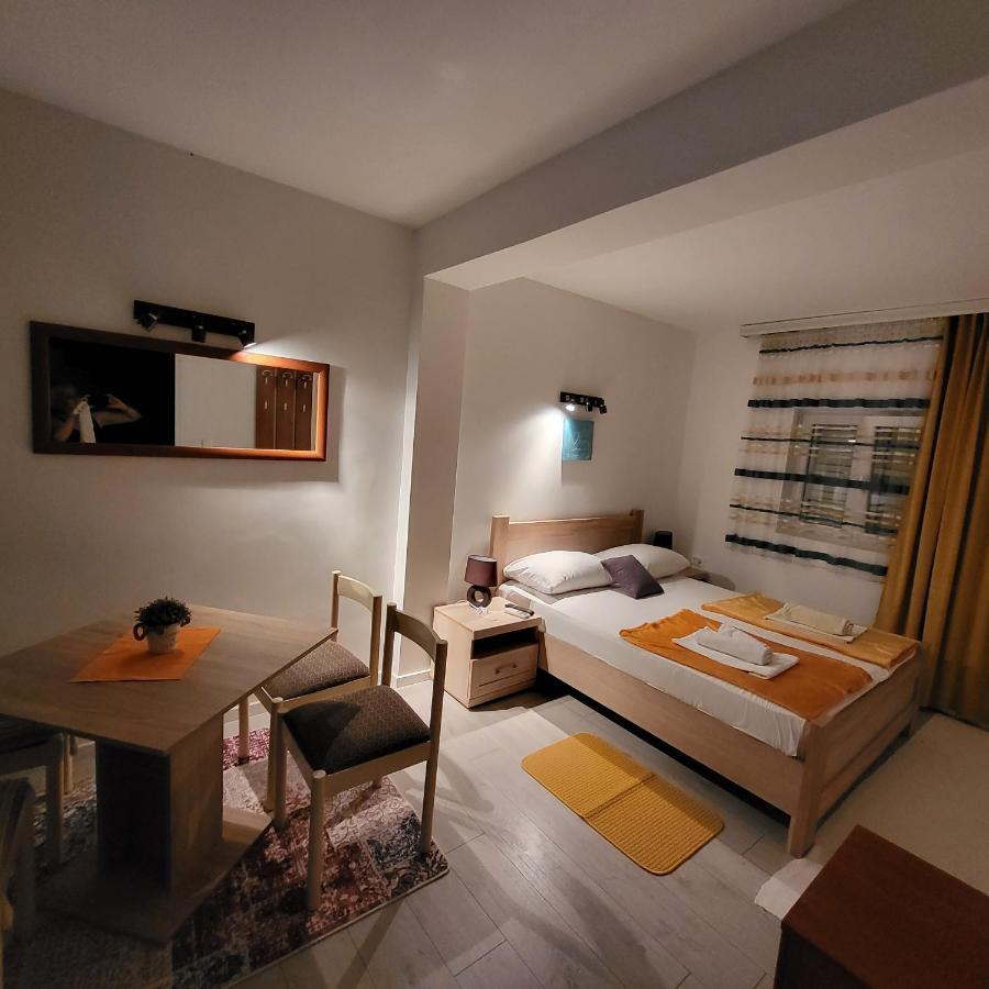 Apartmani Mia Sorajic Petrovac Eksteriør billede