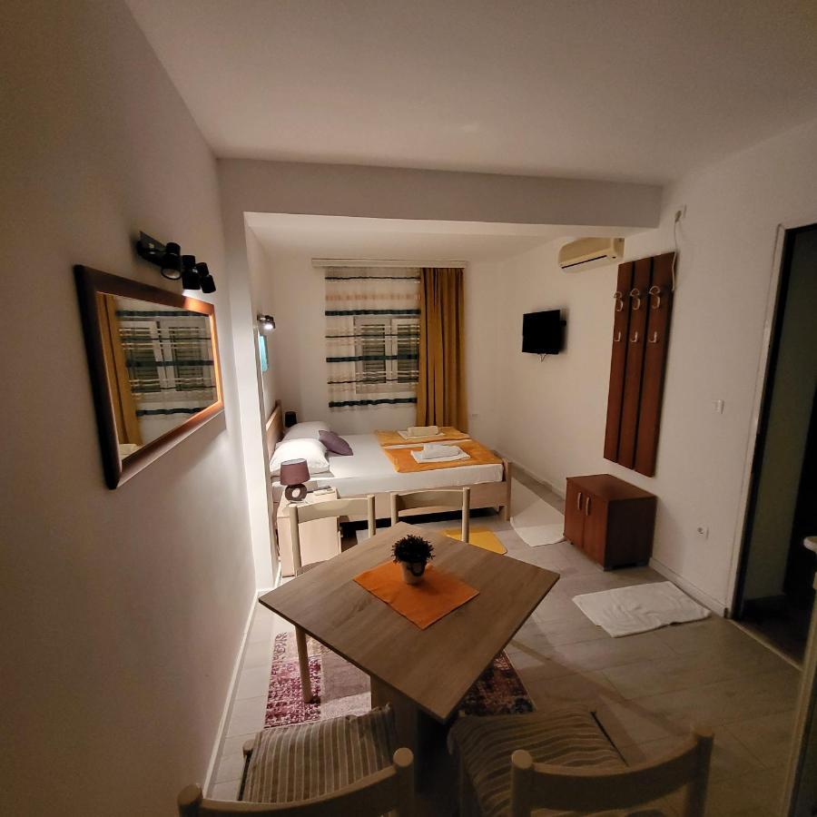 Apartmani Mia Sorajic Petrovac Eksteriør billede